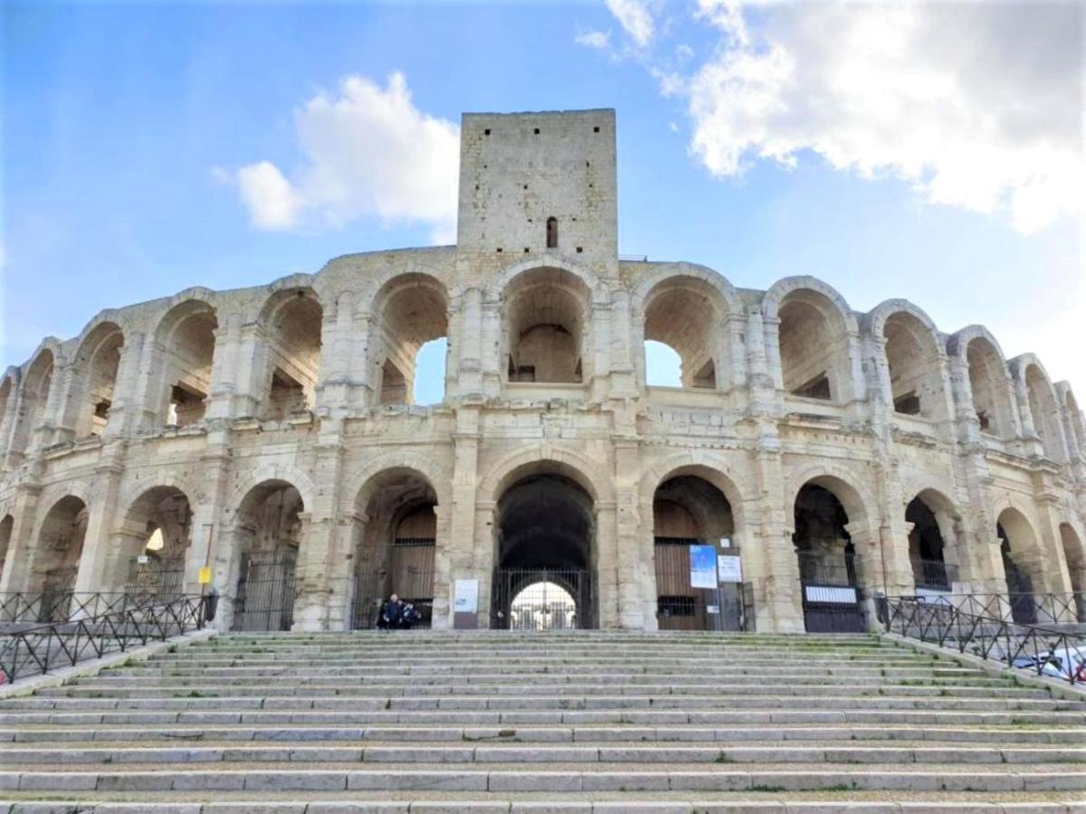Appartement A Deux Pas De La Place Du Forum Arles Exterior photo