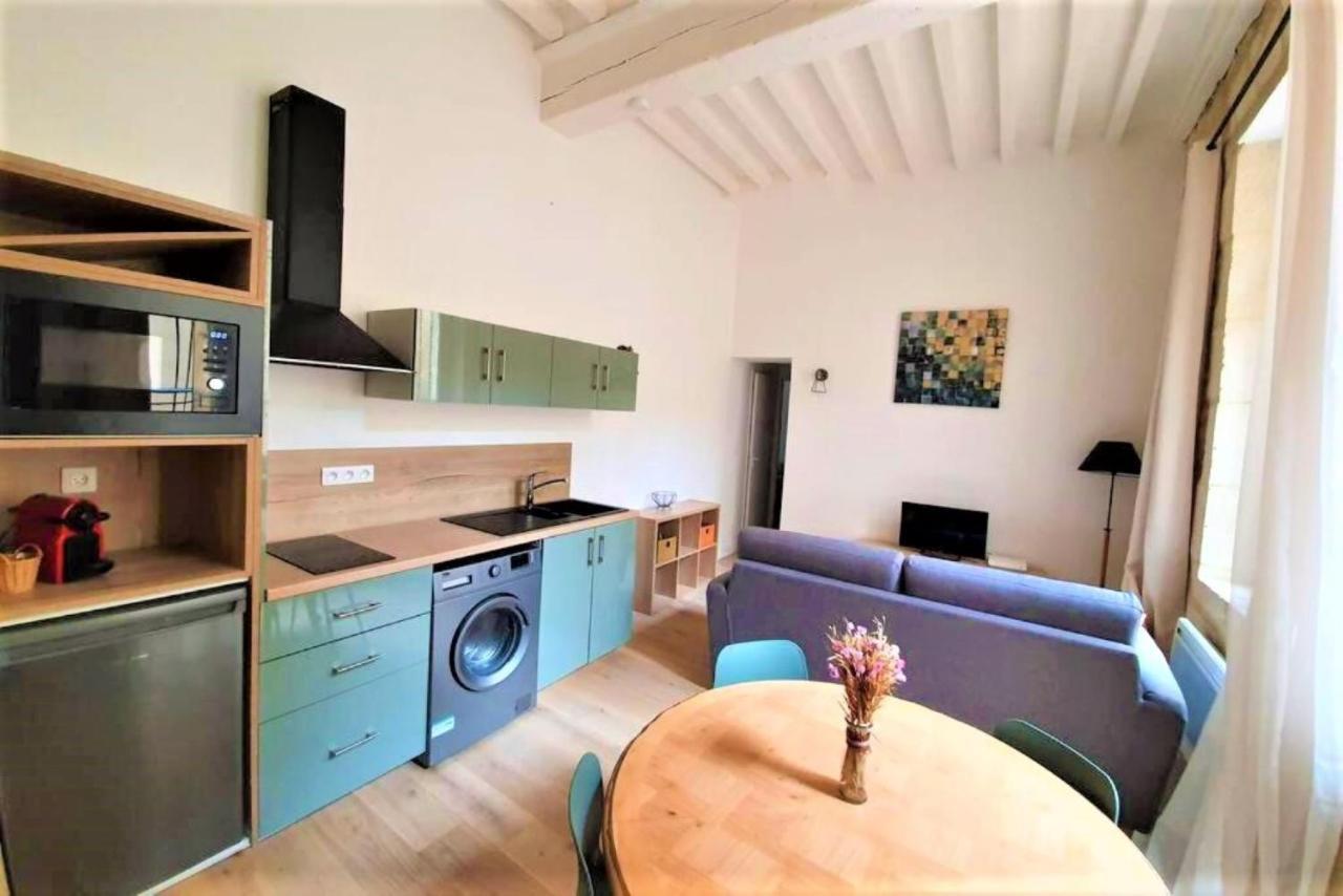 Appartement A Deux Pas De La Place Du Forum Arles Exterior photo
